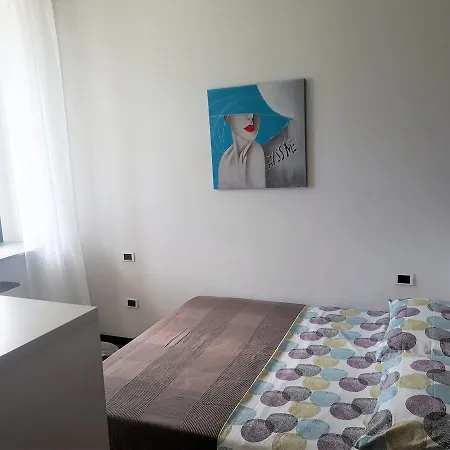 Campione Giulia Exclusive Lakefront By Gardadomusmea * Campione del Garda